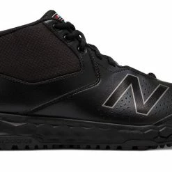 **NEW Style** New Balance Mid Top Field Shoe